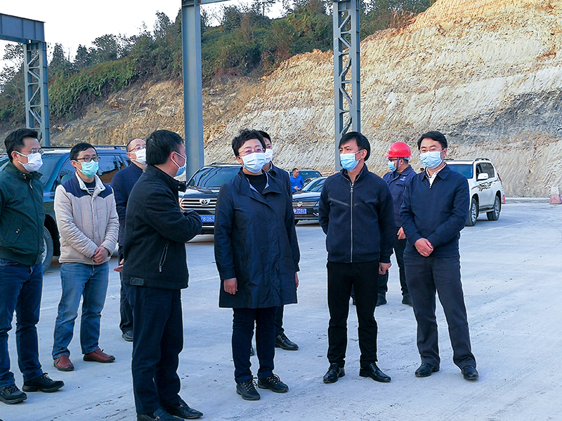 內(nèi)江市委副書記、市長鄭莉到川威集團(tuán)連界基地調(diào)研疫情防控及經(jīng)濟(jì)發(fā)展工作(圖2)