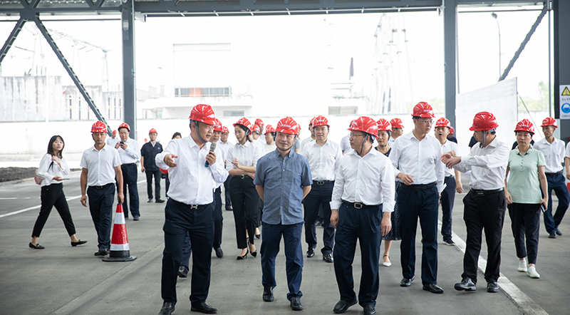 內(nèi)江市“全市服務業(yè)發(fā)展大會”參會領導調(diào)研川南冶金建材物流園項目建設推進(圖2)