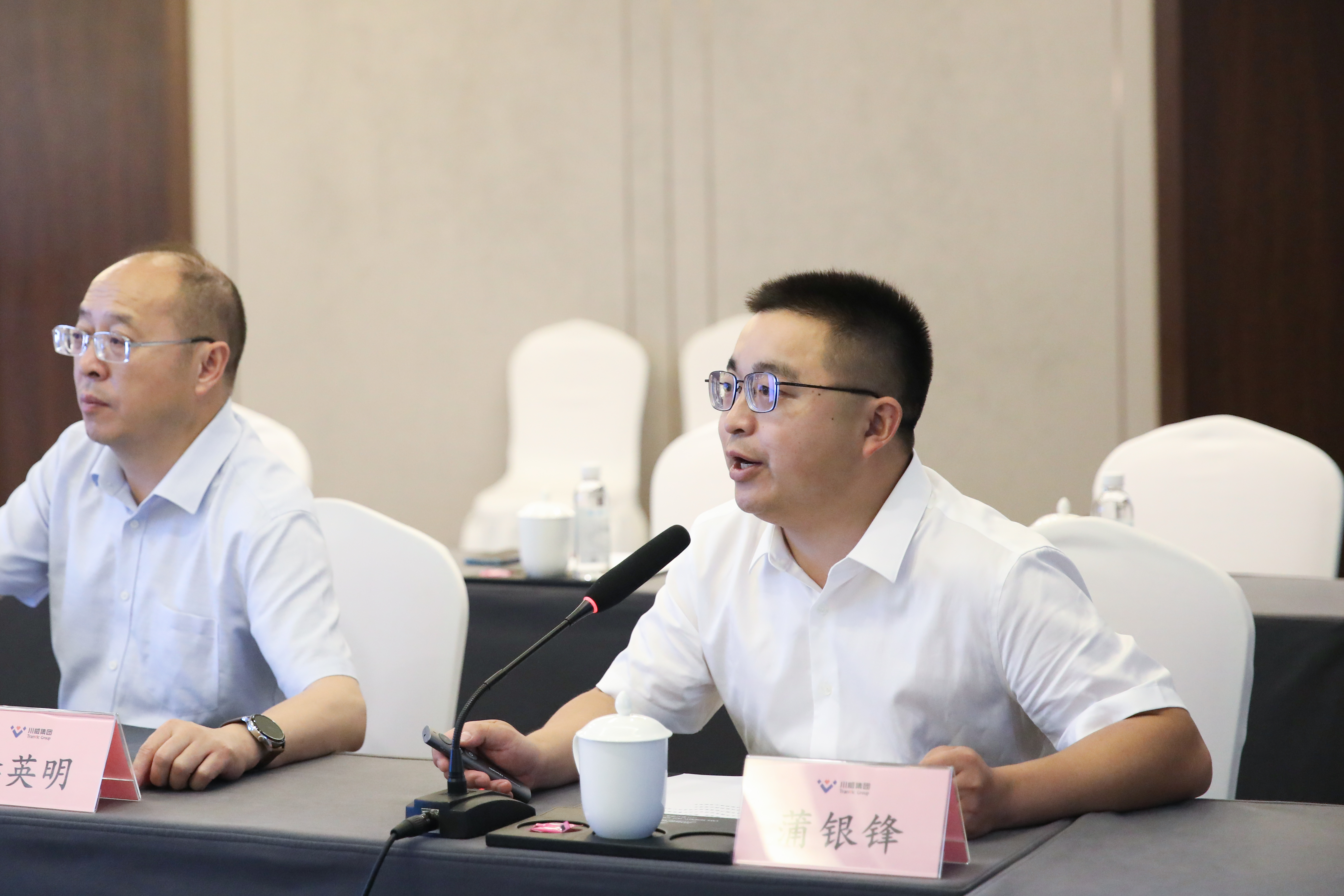 西昌市黨政代表團一行來訪川威連界基地考察調(diào)研(圖6) 西昌市黨政代表團一行來訪川威連界基地考察調(diào)研(圖6)