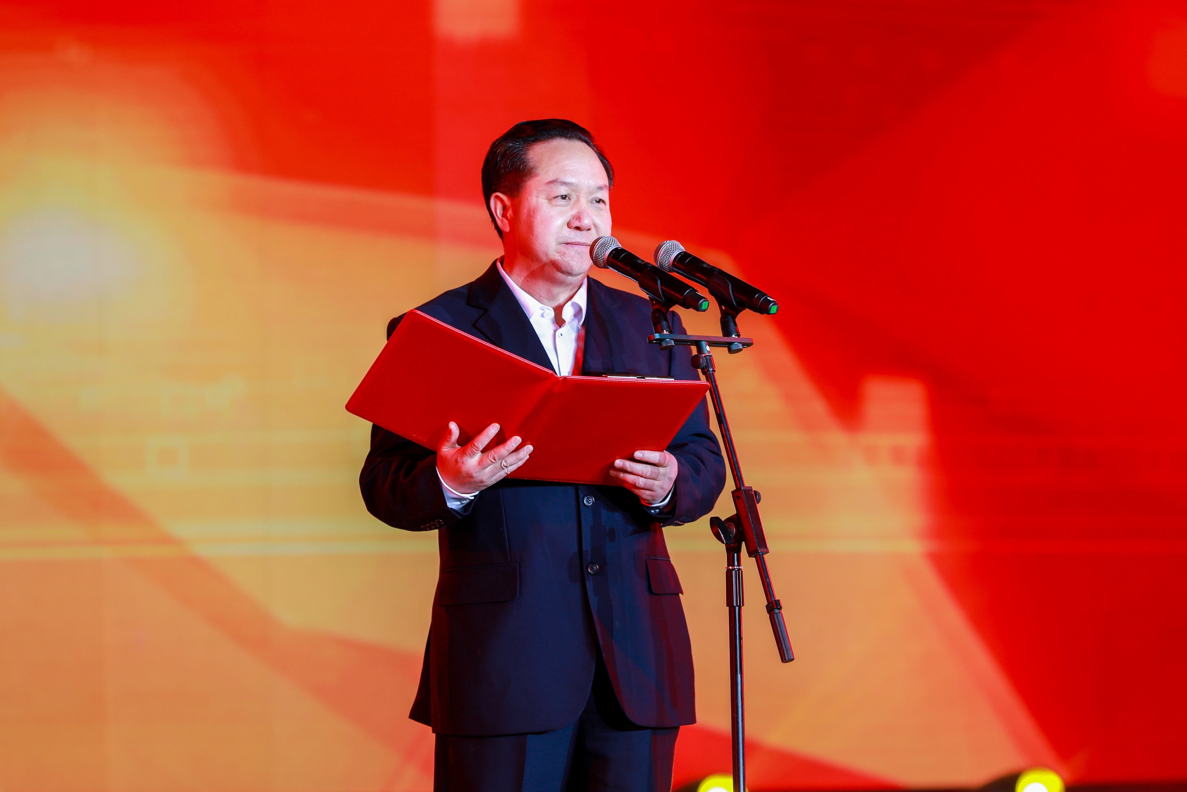 風(fēng)雨兼程  執(zhí)夢前行——集團(tuán)公司2023年迎新晚會圓滿落幕(圖2)