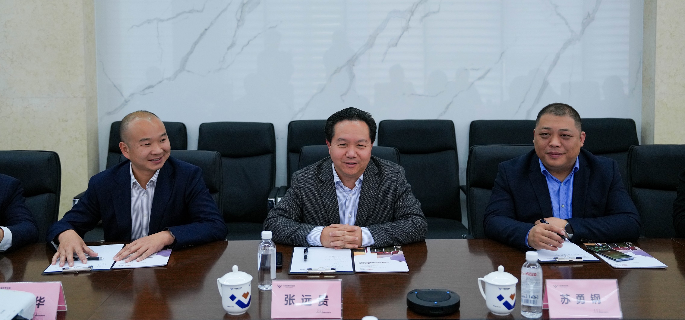 重慶大學(xué)管理科學(xué)與房地產(chǎn)學(xué)院與四川通宇物流有限公司簽訂戰(zhàn)略合作協(xié)議(圖4)