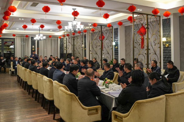 威遠(yuǎn)縣人民政府與川威集團(tuán)召開政企聯(lián)席會(huì)(圖2)