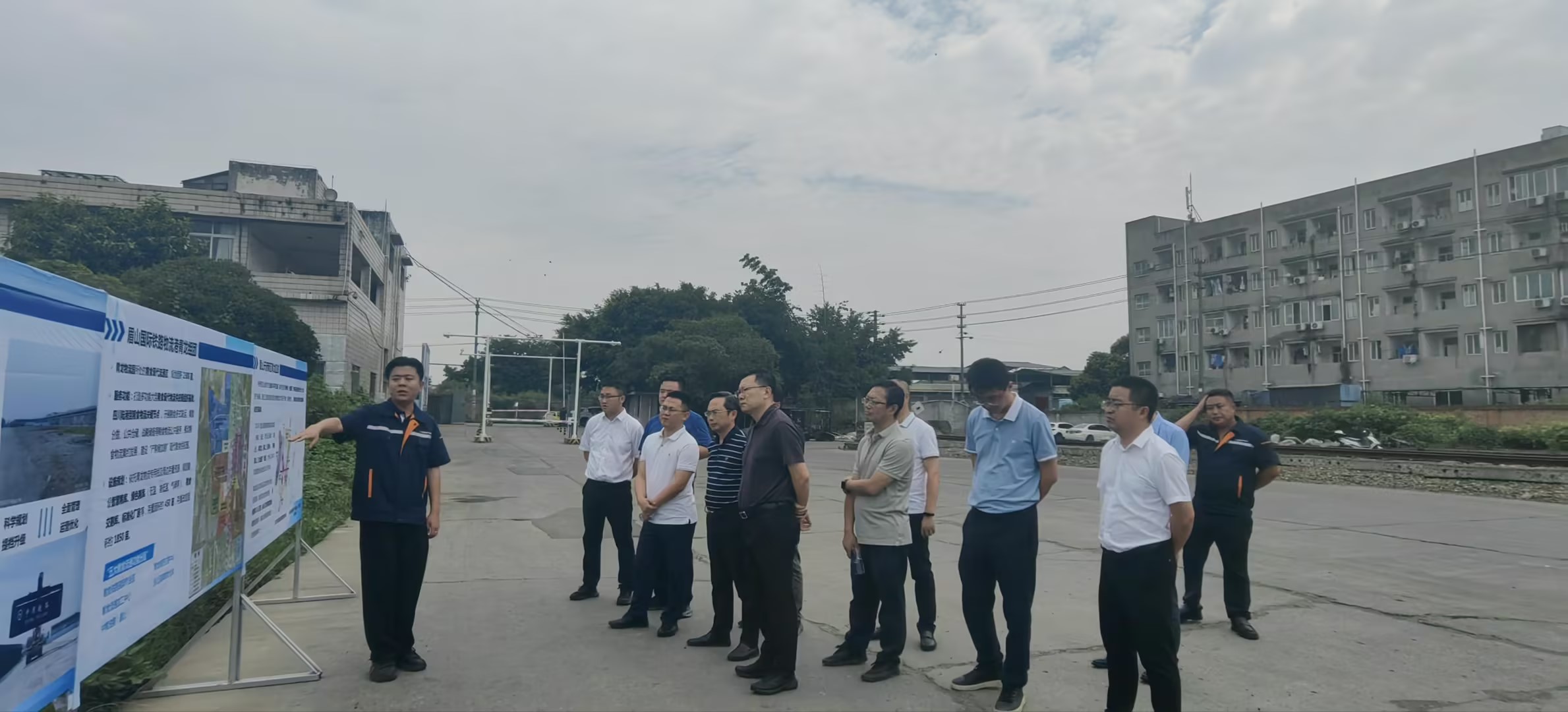 搶抓新機(jī)遇，謀求新合作，匯聚新動(dòng)能——內(nèi)江考察團(tuán)蒞臨通宇物流參觀交流(圖4)