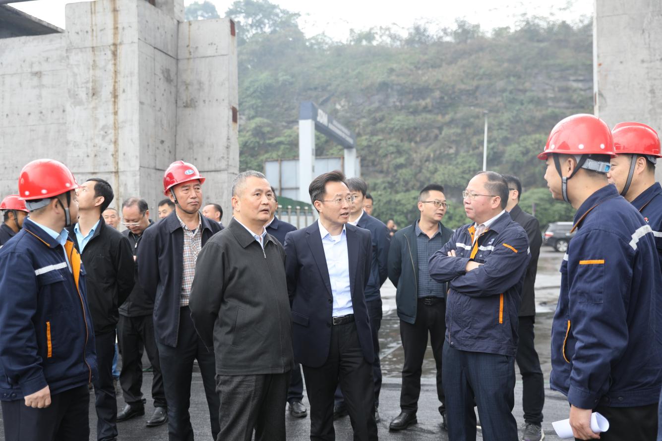 市人大常委會(huì)副主任曾云忠、市政府副市長(zhǎng)畢勝到川威調(diào)研督導(dǎo)超低排放改造推進(jìn)情況(圖1)