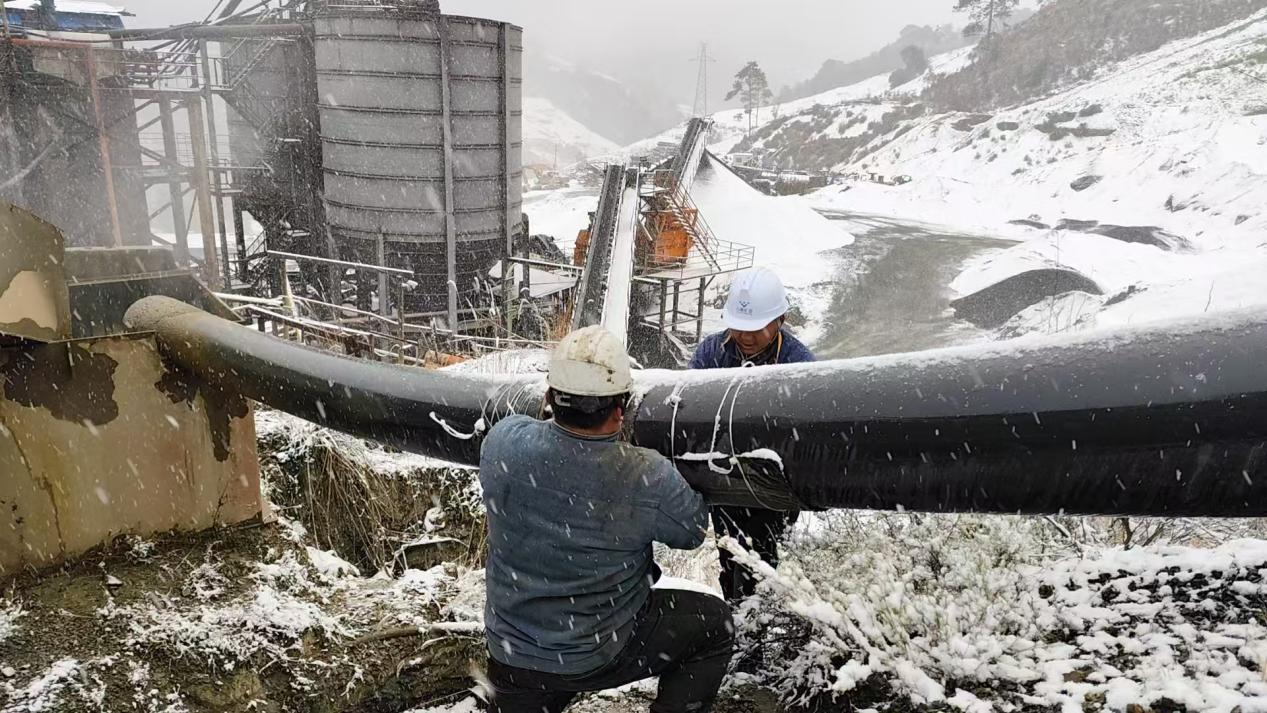 戰(zhàn)風雪，斗嚴寒！ ——聯鑫礦業(yè)公司會理區(qū)域全力護航節(jié)前安全生產(圖5)