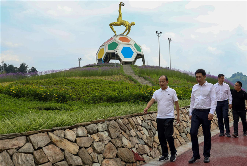團省委副書記王惠明一行到川威連界基地調(diào)研(圖3)